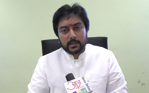 बालदिनी धीरज देशमुख यांनी केल्या जिल्हा परिषदेच्या तीन शाळा प्रकाशमान